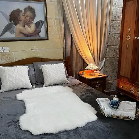 A Charming And Cosy Townhouse In A Quaint Village Sannat