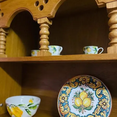 Hébergement de vacances A Charming And Cosy Townhouse In A Quaint Village *