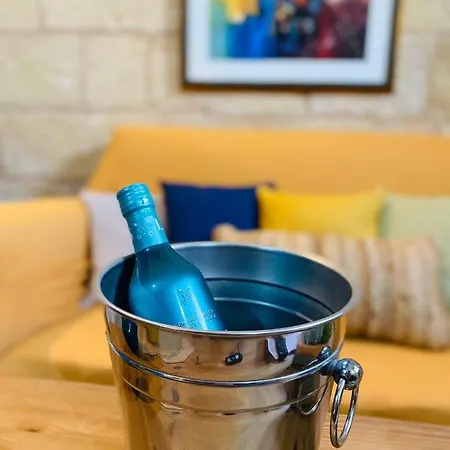 Hébergement de vacances A Charming And Cosy Townhouse In A Quaint Village