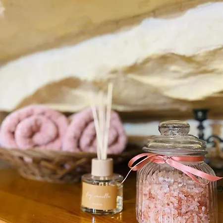 Hébergement de vacances A Charming And Cosy Townhouse In A Quaint Village