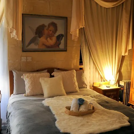 Charming Townhouse With Terrace Gozo Дом отдыха