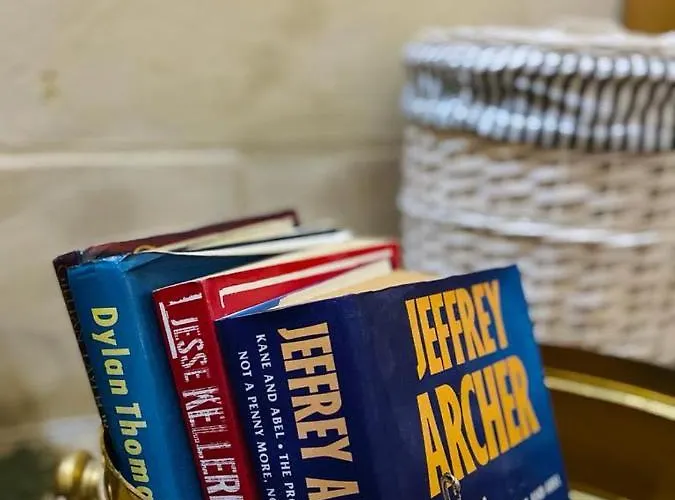 Дом отдыха Charming Townhouse With Terrace Gozo