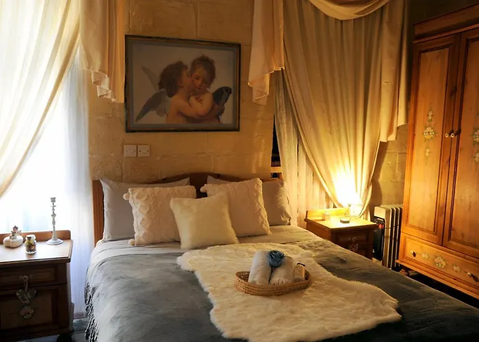 Charming Townhouse With Terrace Gozo Дом отдыха